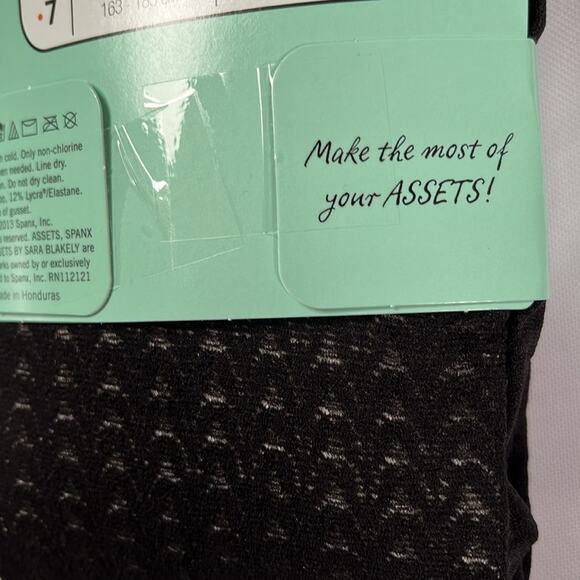 SPANX Assets Shaping Tights Textured Wish Bone Black Size 5 Flattens Smoothes - Picture 7 of 7